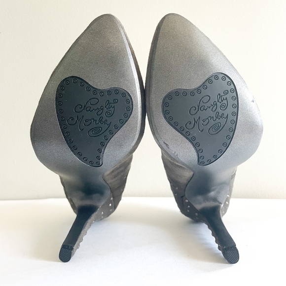 New Never Worn Suede Pumps - Picture 5 of 6